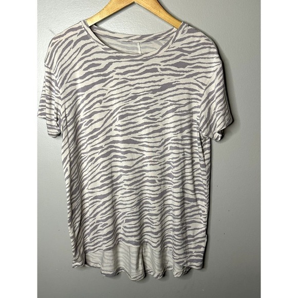 American Eagle Soft & Sexy Women's Gray Zebra Print T-Shirt - Size XS - Picture 1 of 4